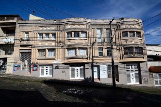 Sobrado Rua Portugal, 63 - Curitba/PR - Neblina / Programa de Oficinas – Farol Galeria de Arte e Ação